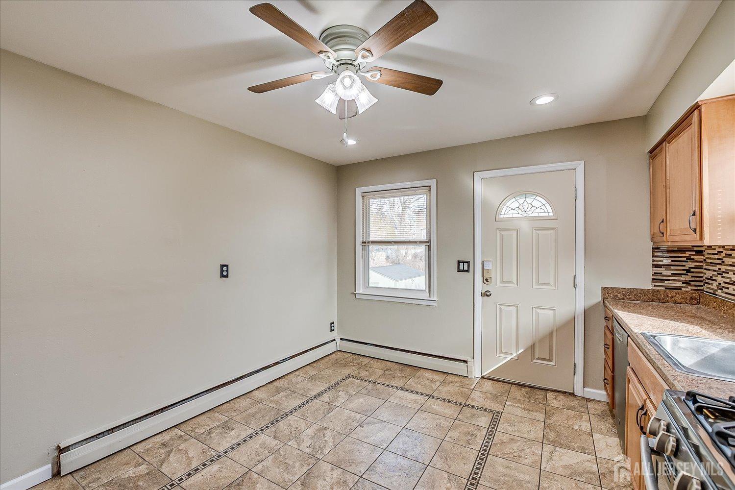 Edison, New Jersey 08837, United States, 3 Bedrooms Bedrooms, ,1 BathroomBathrooms,Residential,Active,8932