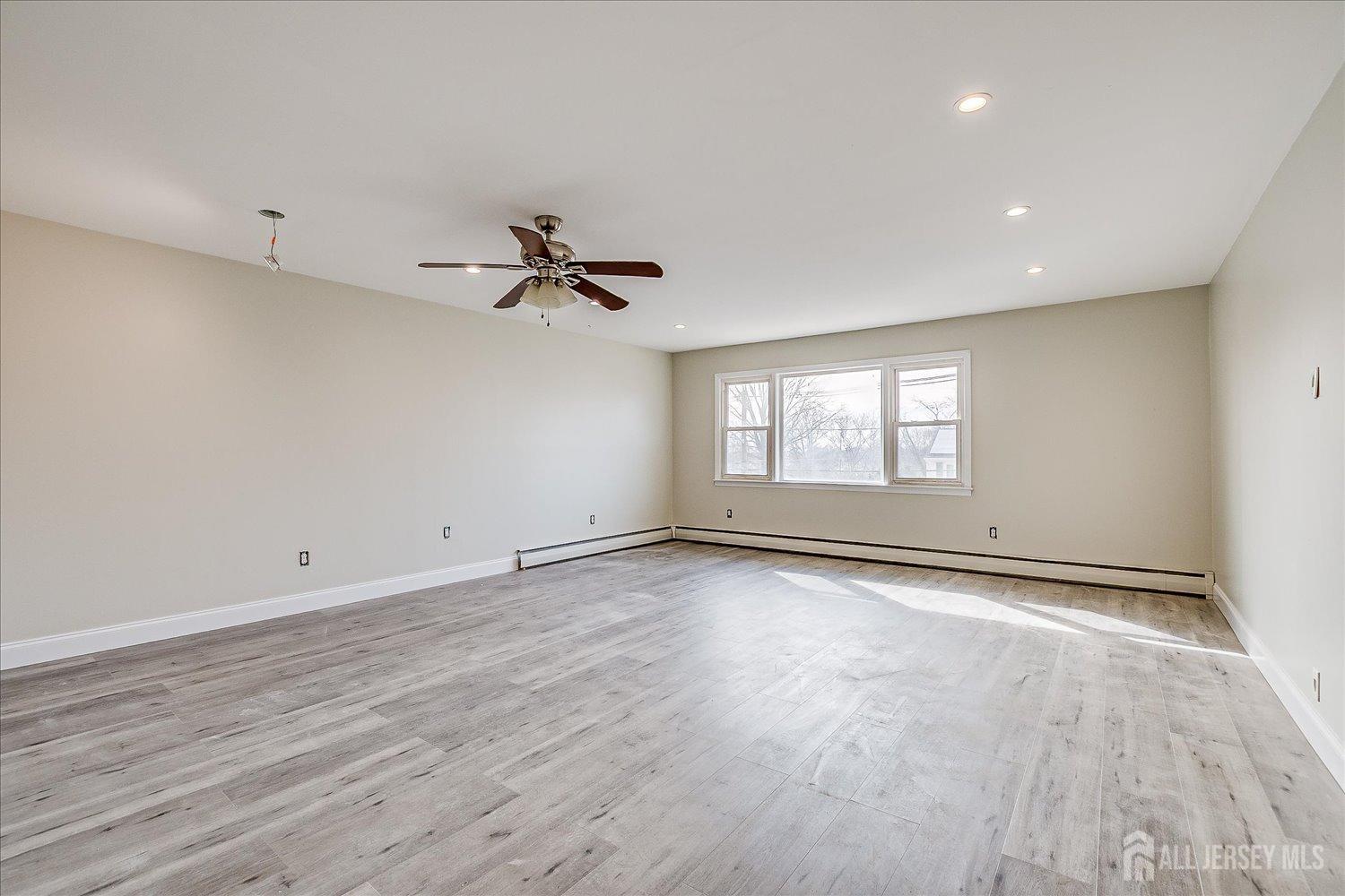 Edison, New Jersey 08837, United States, 3 Bedrooms Bedrooms, ,1 BathroomBathrooms,Residential,Active,8932