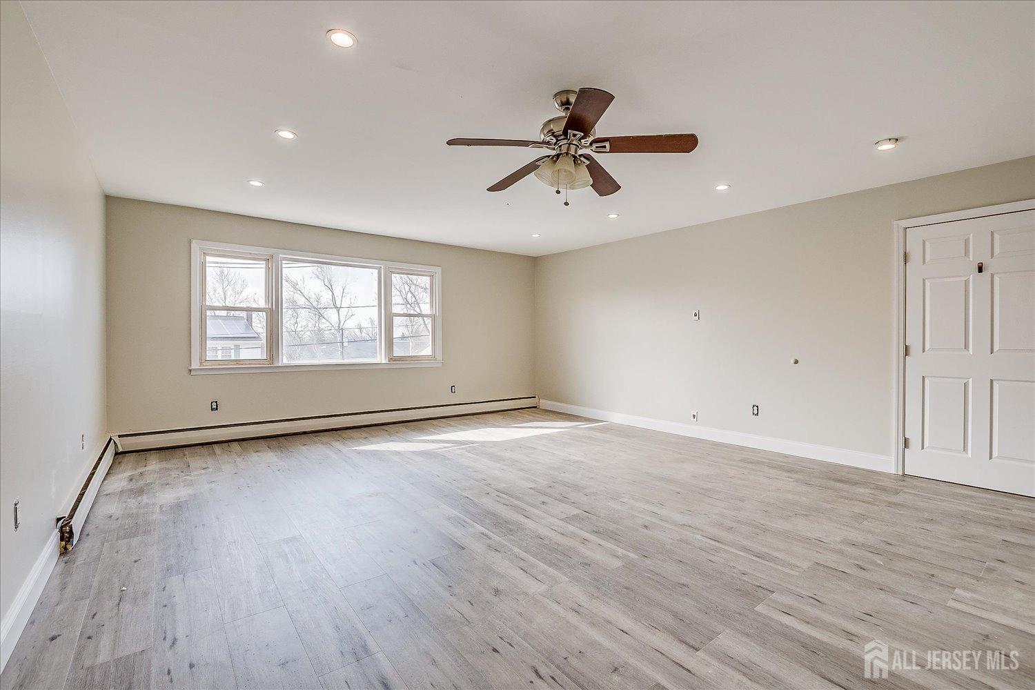 Edison, New Jersey 08837, United States, 3 Bedrooms Bedrooms, ,1 BathroomBathrooms,Residential,Active,8932