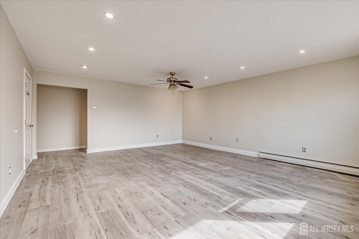 Edison, New Jersey 08837, United States, 3 Bedrooms Bedrooms, ,1 BathroomBathrooms,Residential,Active,8932