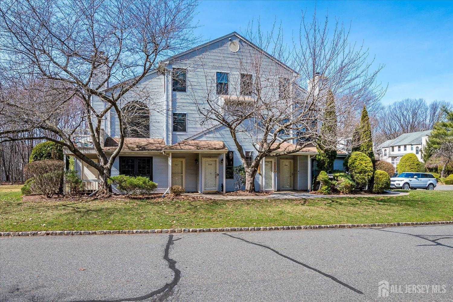 5204 Stonehedge Road, Edison, New Jersey image 2