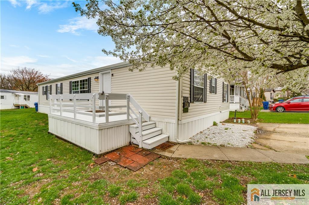 14 Dickens Road, North Brunswick, New Jersey image 1