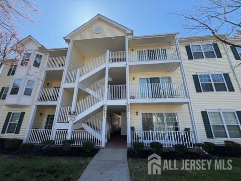 Condo For Sale - 89 Albury Way<br/> North Brunswick, NJ 08902