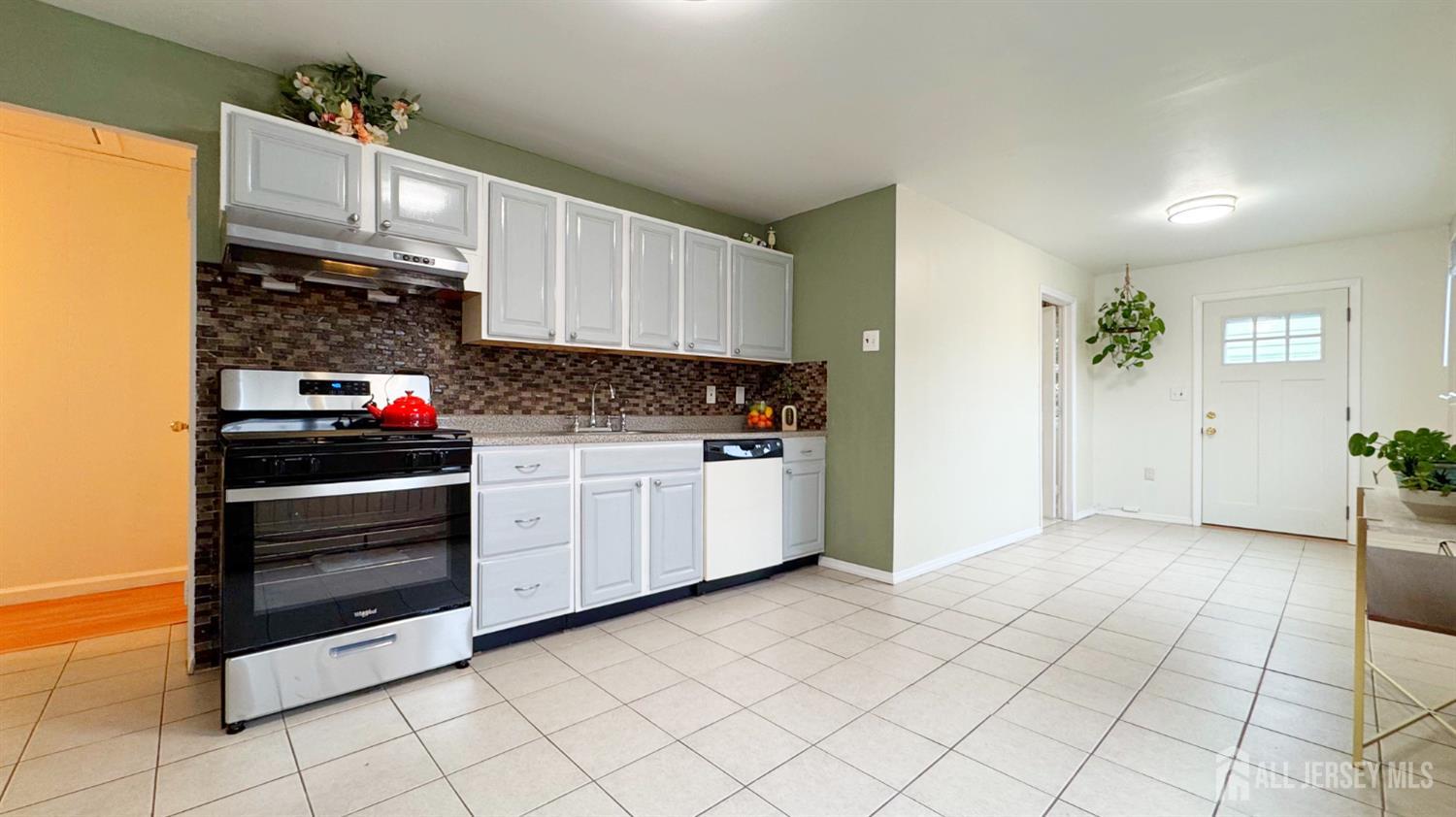 148 Winthrop Road - Photo 4