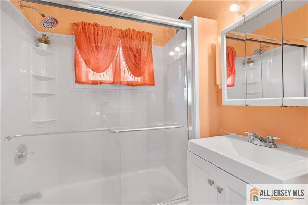 689 Springdale Avenue, East Orange, New Jersey image 12