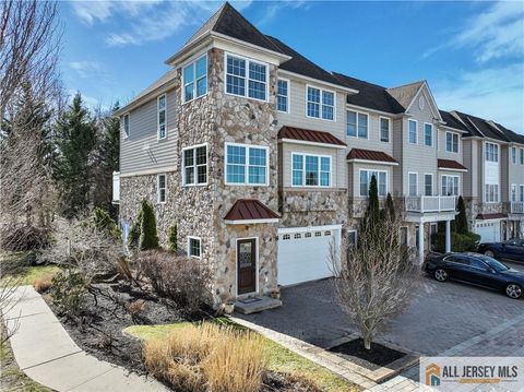 Condo For Sale - 12 White Oak Lane<br/> Aberdeen, NJ 07747
