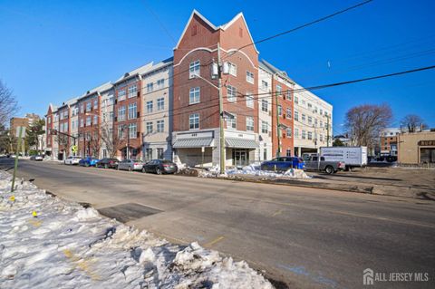 Condo For Sale - 400 E Front Street #420<br/> Union County, Plainfield, NJ 07060