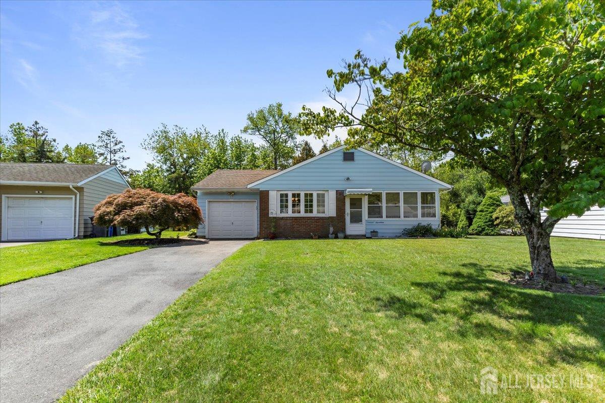 17 Columbine Circle, Toms River, New Jersey image 1