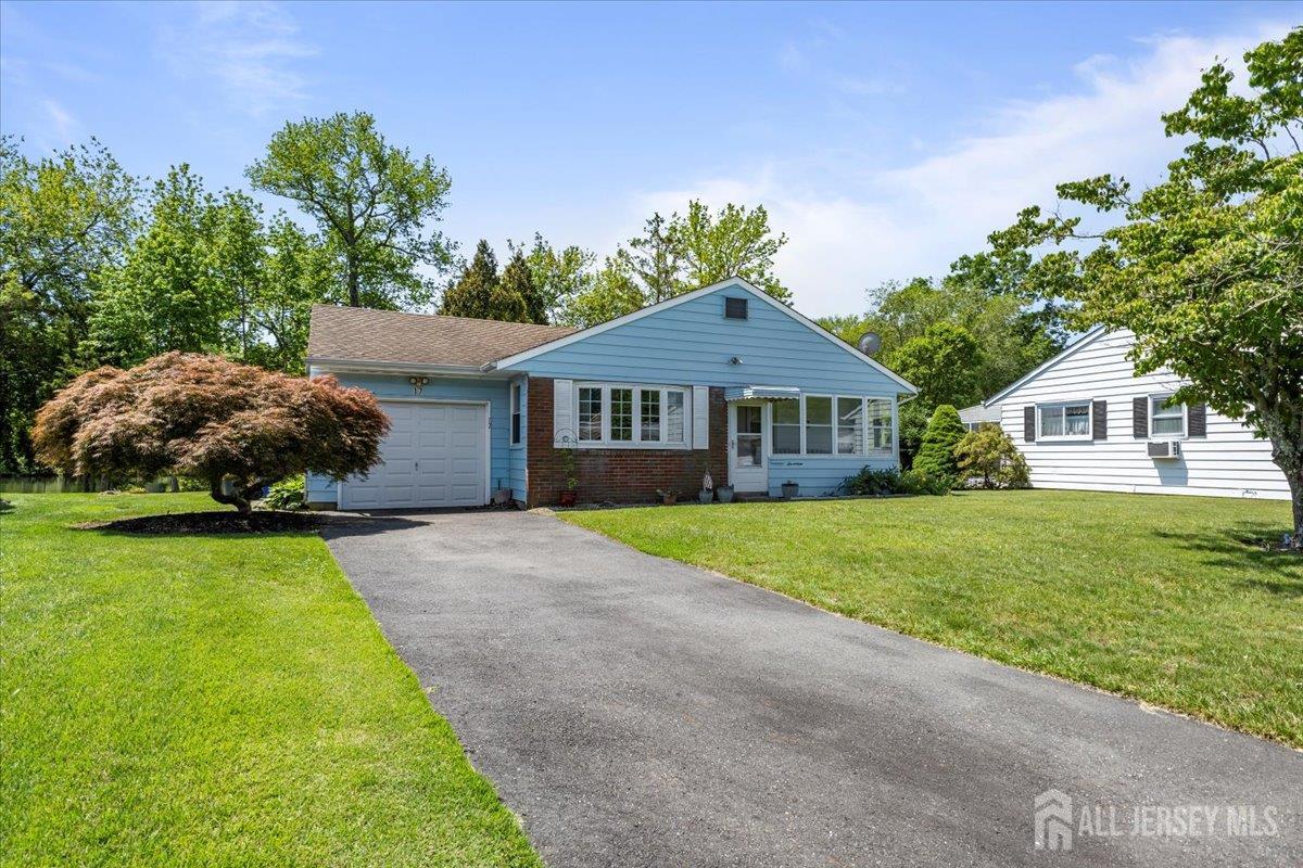 17 Columbine Circle, Toms River, New Jersey image 2
