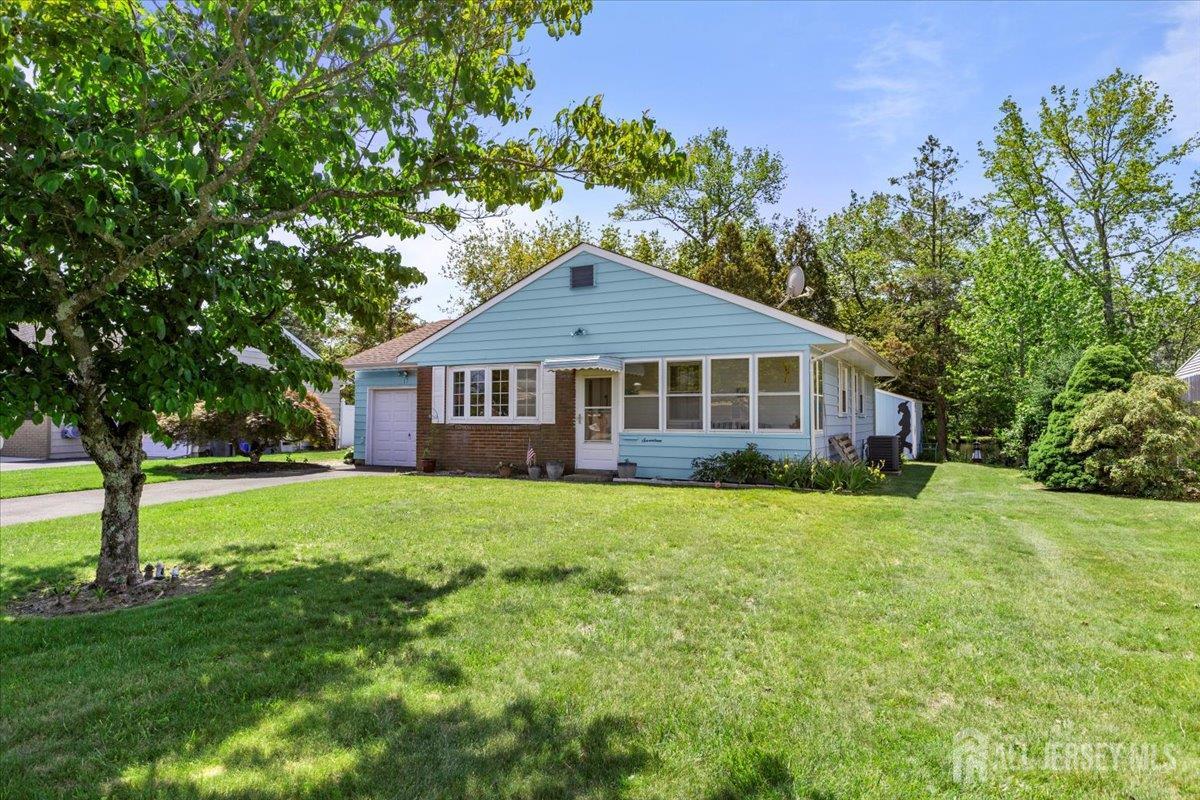 17 Columbine Circle, Toms River, New Jersey image 3