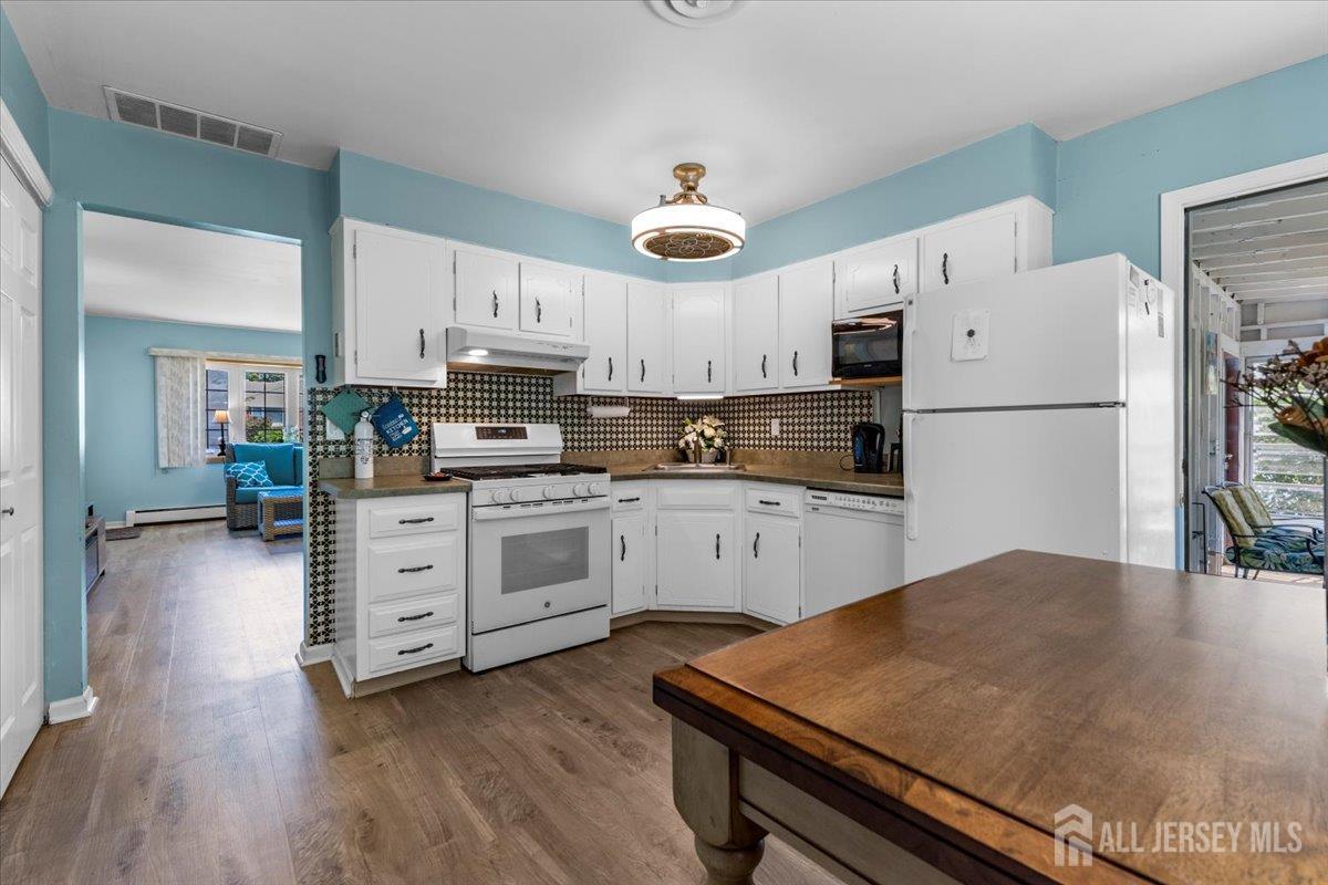 17 Columbine Circle, Toms River, New Jersey image 11