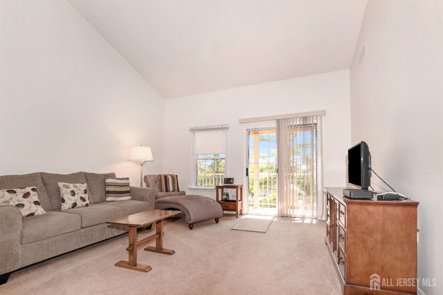 26 James Buchanan Drive #26F, Monroe Township, New Jersey image 2