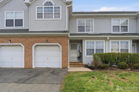 Homes For Sale - 110 Castle Pointe Boulevard<br/> Middlesex County, Piscataway, NJ 08854