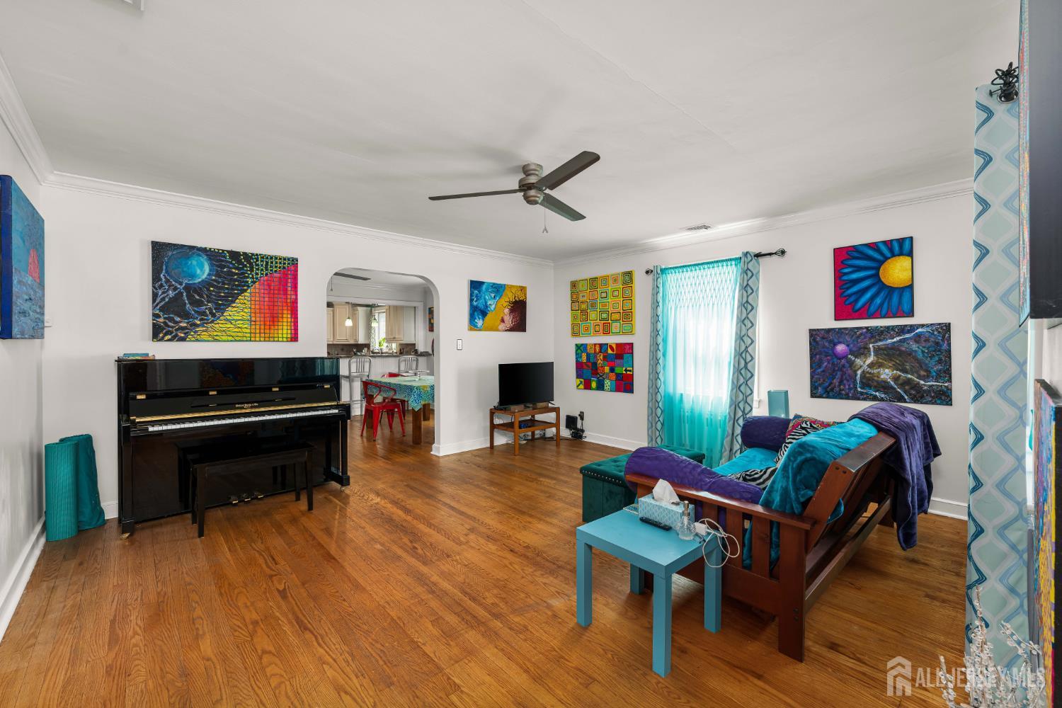 25 S 7th Avenue