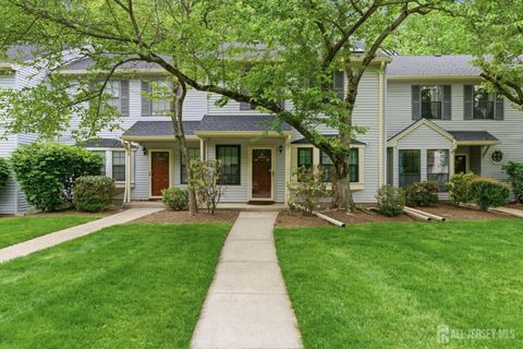 Condo For Sale - 2804 Cricket Circle<br/> Middlesex County, Edison, NJ 08820