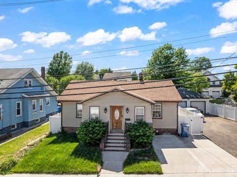 Homes For Sale - 3 Minnisink Avenue<br/> Sayreville, NJ 08872