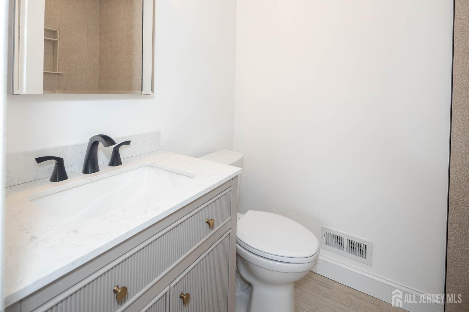 384 Danbury Lane, East Brunswick, New Jersey image 22