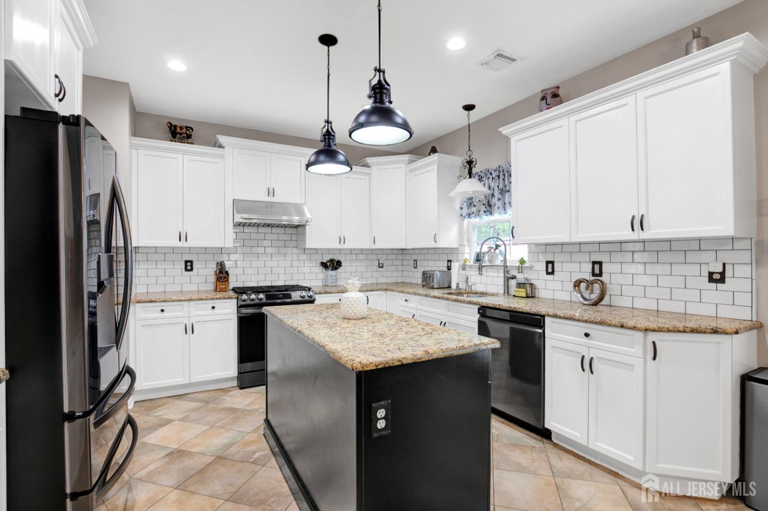 15 Brailley Lane, Hazlet, New Jersey image 12