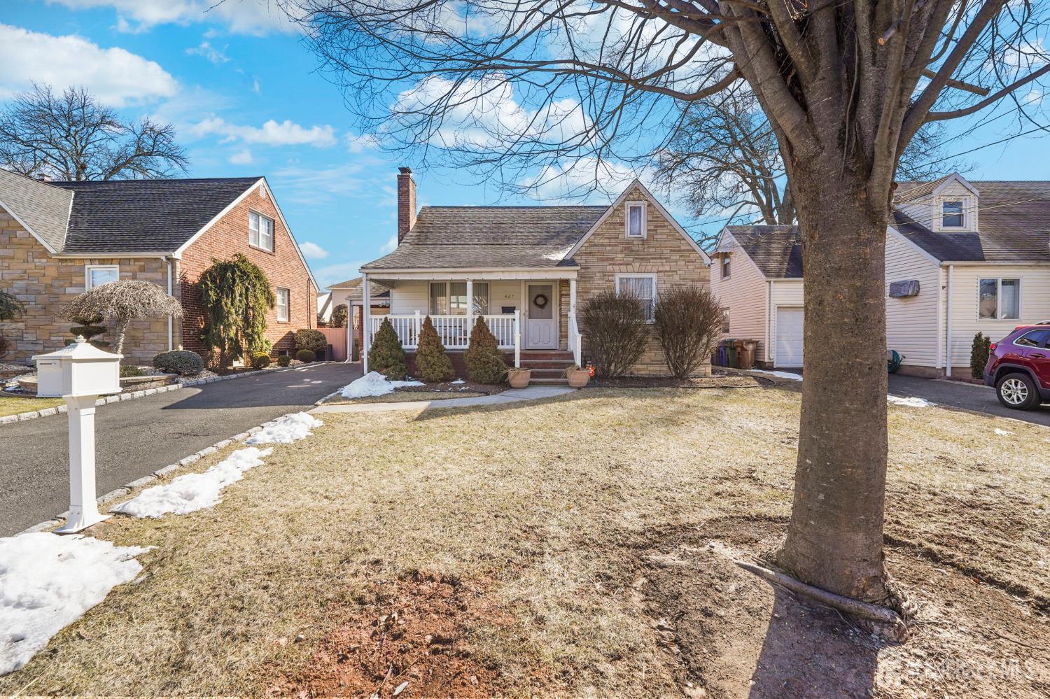 427 Rosewood Terrace, Linden, New Jersey image 3