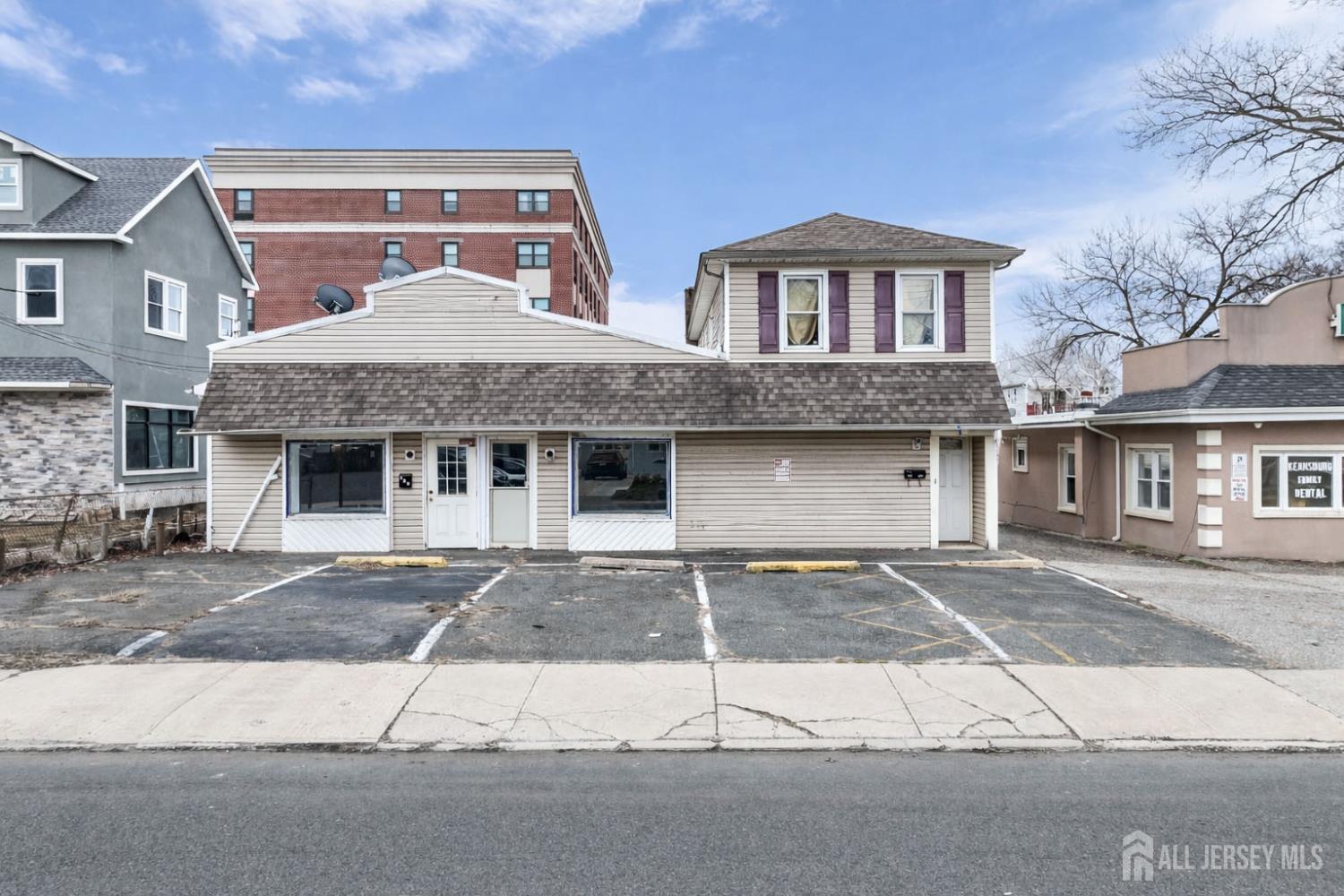 Front of building - 4 Parking Spots