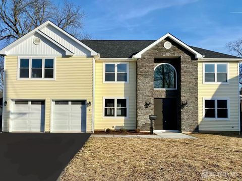 Homes For Sale - 7 Vale Street<br/> Edison, NJ 08817
