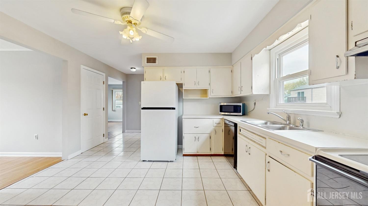 107 Loring Avenue, Edison, New Jersey image 7