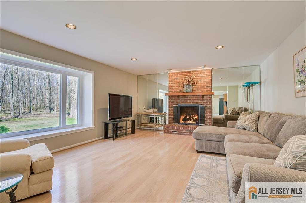 South Brunswick, New Jersey, 08824, United States, 4 Bedrooms Bedrooms, ,3 BathroomsBathrooms,Residential,Active,2035672