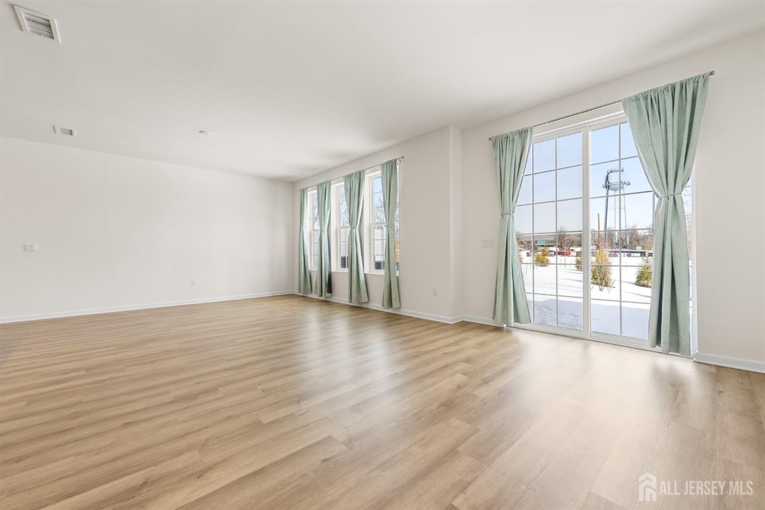 70 Depot Way, Dunellen, New Jersey image 8