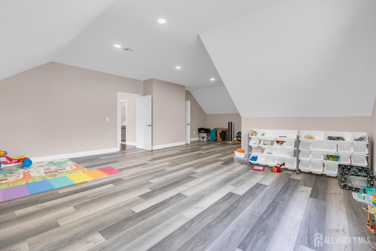 26 Mary Ellen Drive, Edison, New Jersey image 48