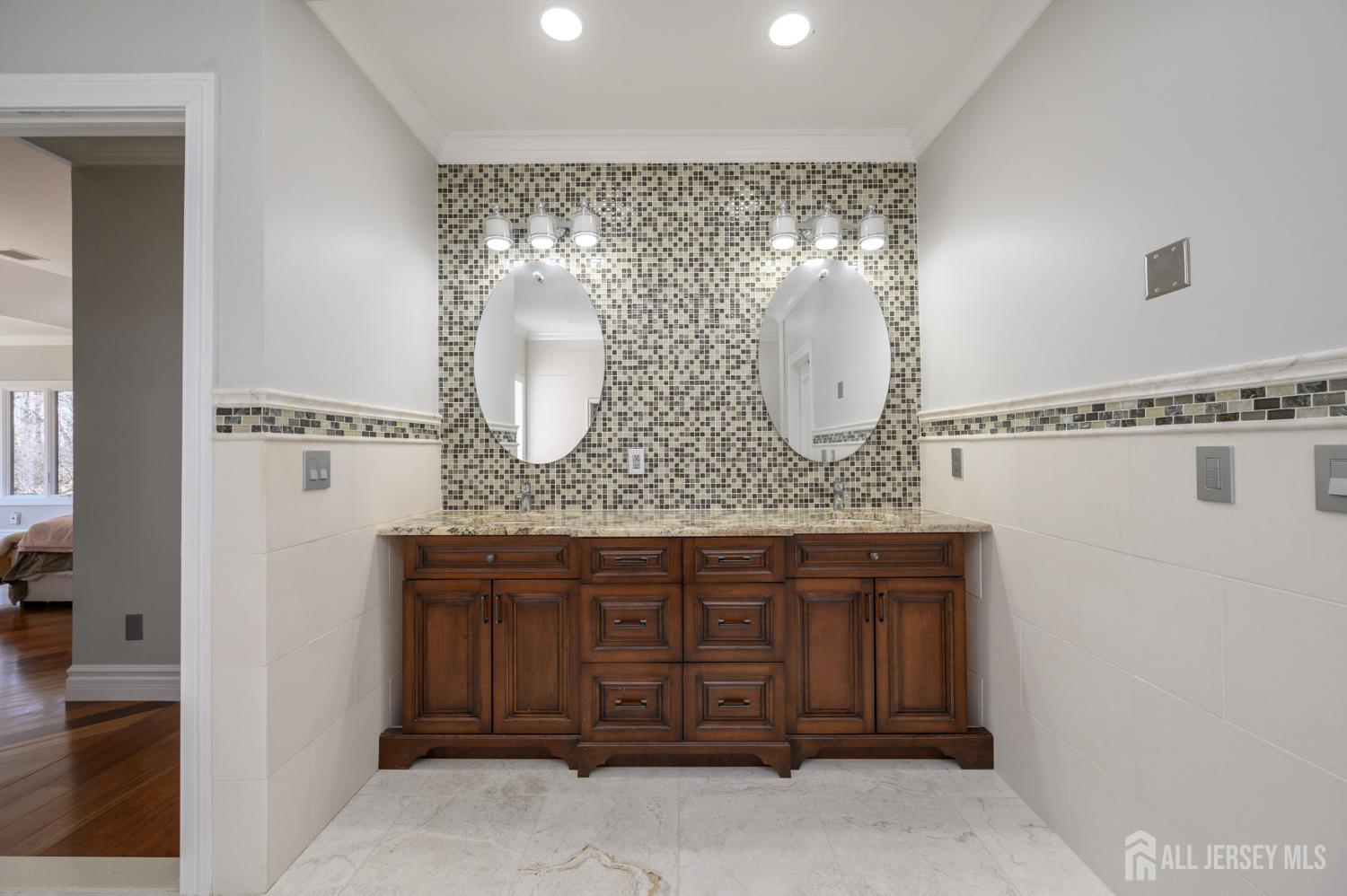 Woodland Park, New Jersey, 07424, United States, 5 Bedrooms Bedrooms, ,5 BathroomsBathrooms,Residential,Active,2035566