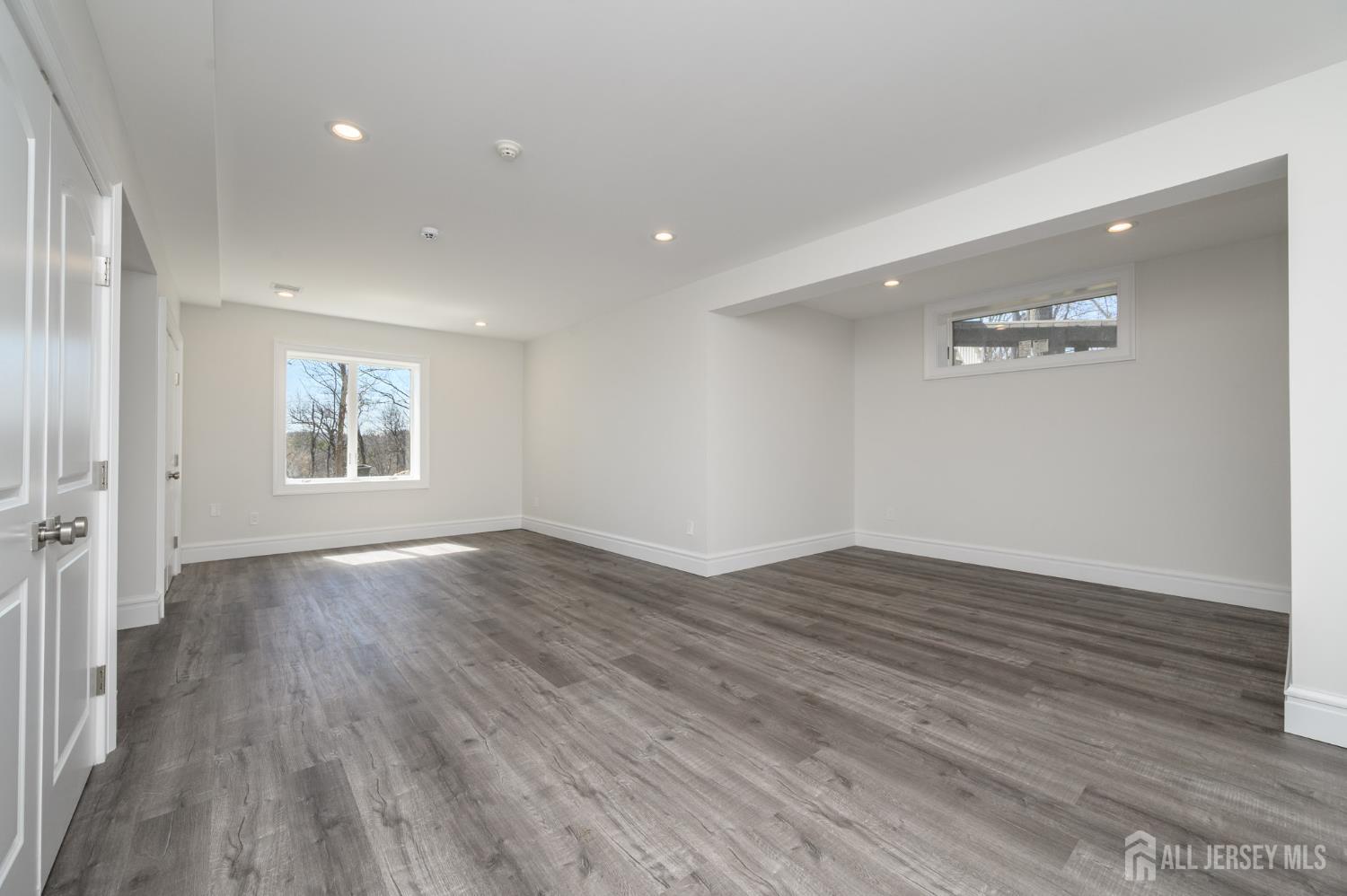 Woodland Park, New Jersey, 07424, United States, 5 Bedrooms Bedrooms, ,5 BathroomsBathrooms,Residential,Active,2035566