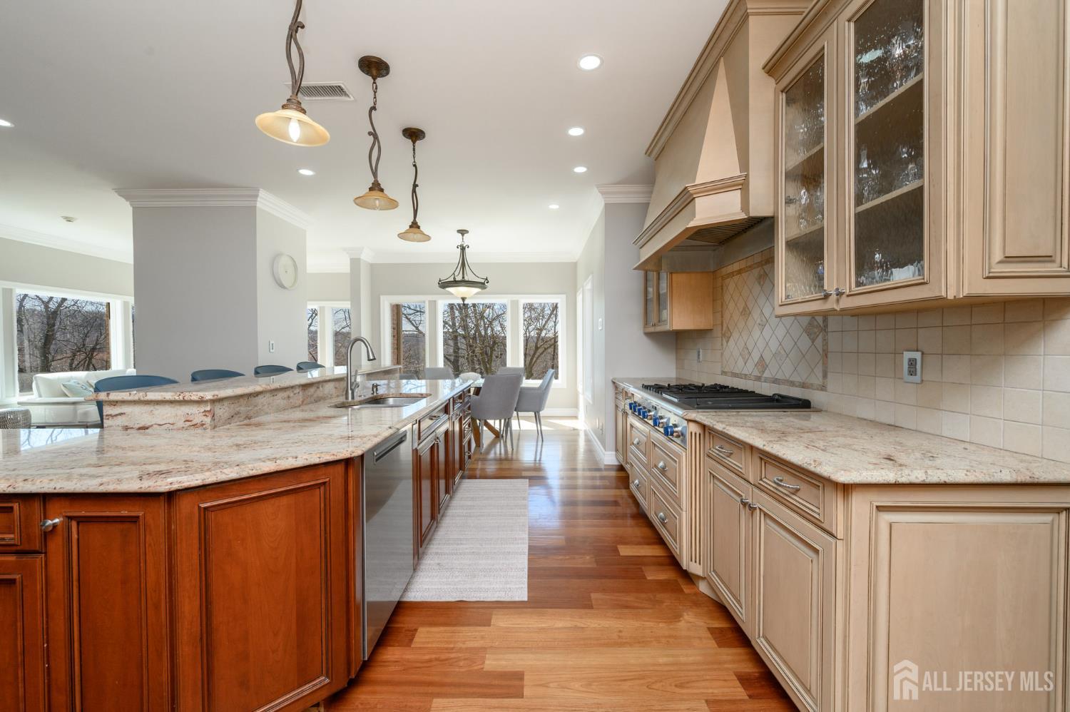 Woodland Park, New Jersey, 07424, United States, 5 Bedrooms Bedrooms, ,5 BathroomsBathrooms,Residential,Active,2035566