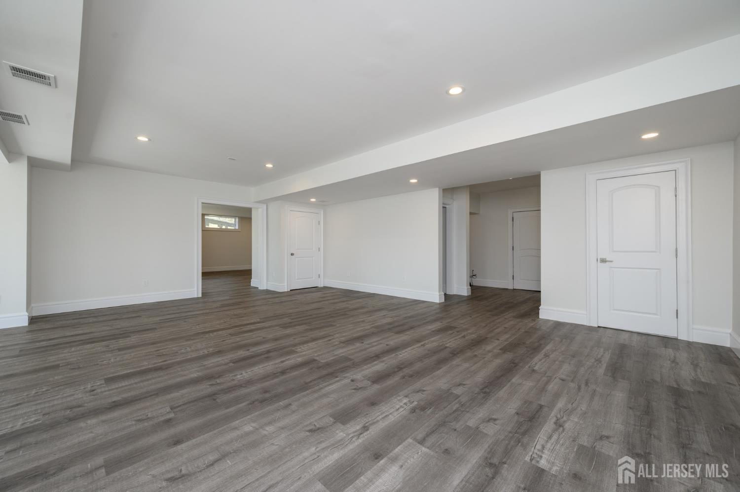 Woodland Park, New Jersey, 07424, United States, 5 Bedrooms Bedrooms, ,5 BathroomsBathrooms,Residential,Active,2035566