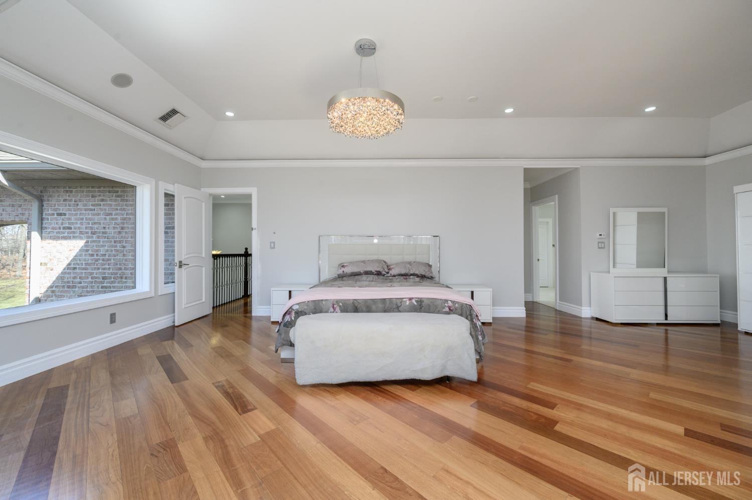 Woodland Park, New Jersey, 07424, United States, 5 Bedrooms Bedrooms, ,5 BathroomsBathrooms,Residential,Active,2035566