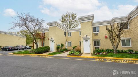 Condo For Sale - 14 Lake Avenue #2A<br/> Middlesex County, East Brunswick, NJ 08816