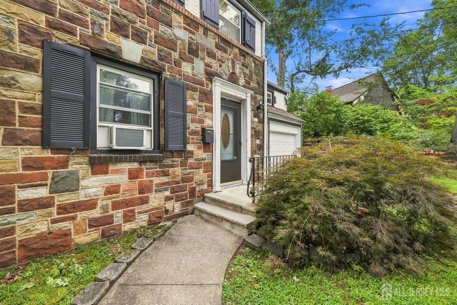 928 Beechwood Court