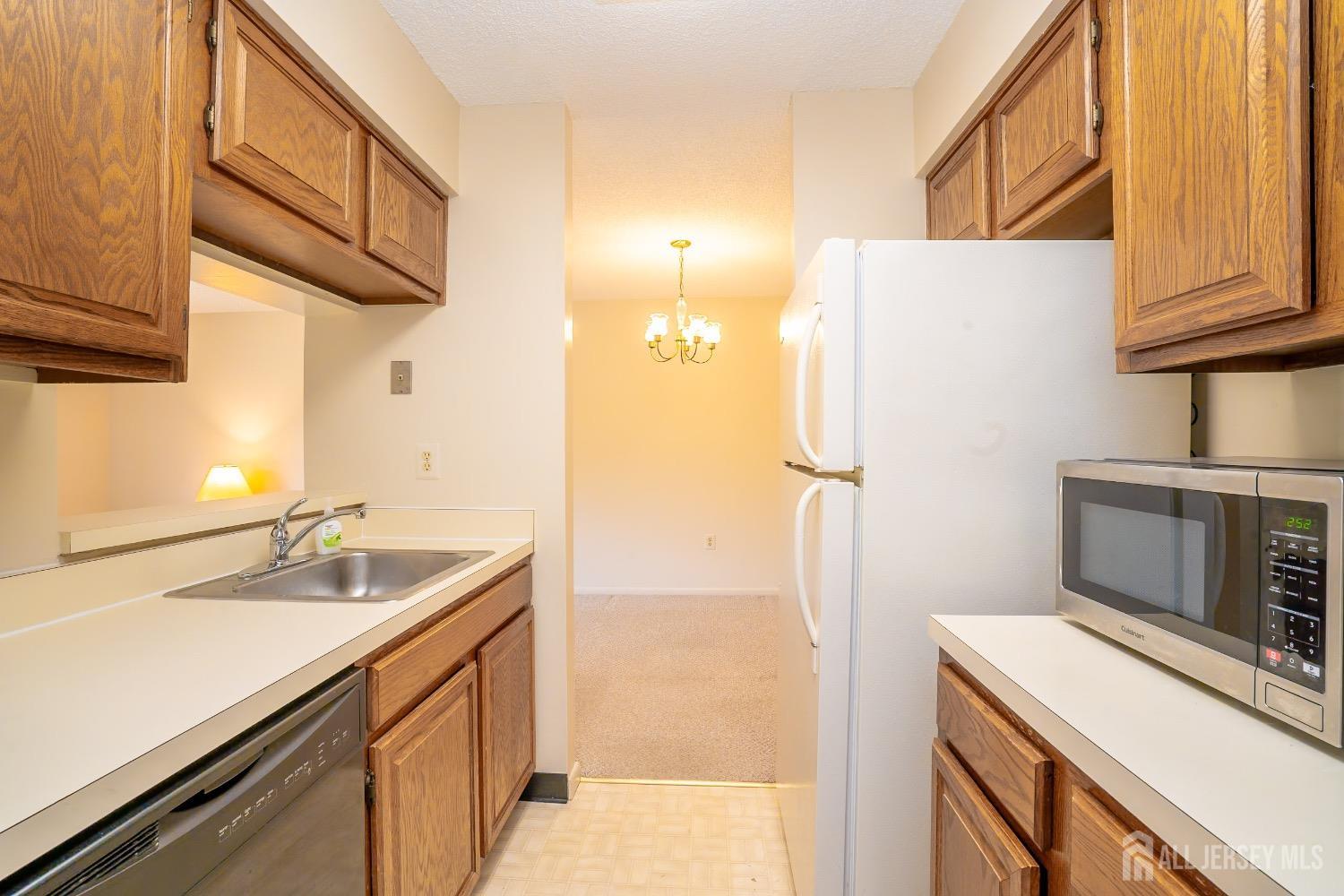 5108 Ravens Crest Drive, Plainsboro, New Jersey image 13