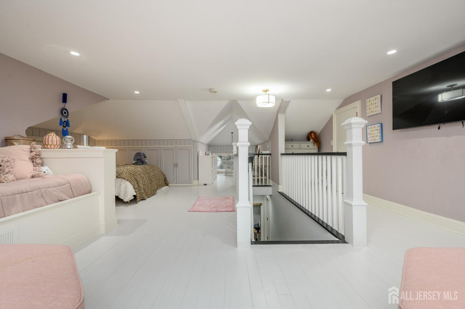 88 Sterling Avenue, Weehawken, New Jersey image 20