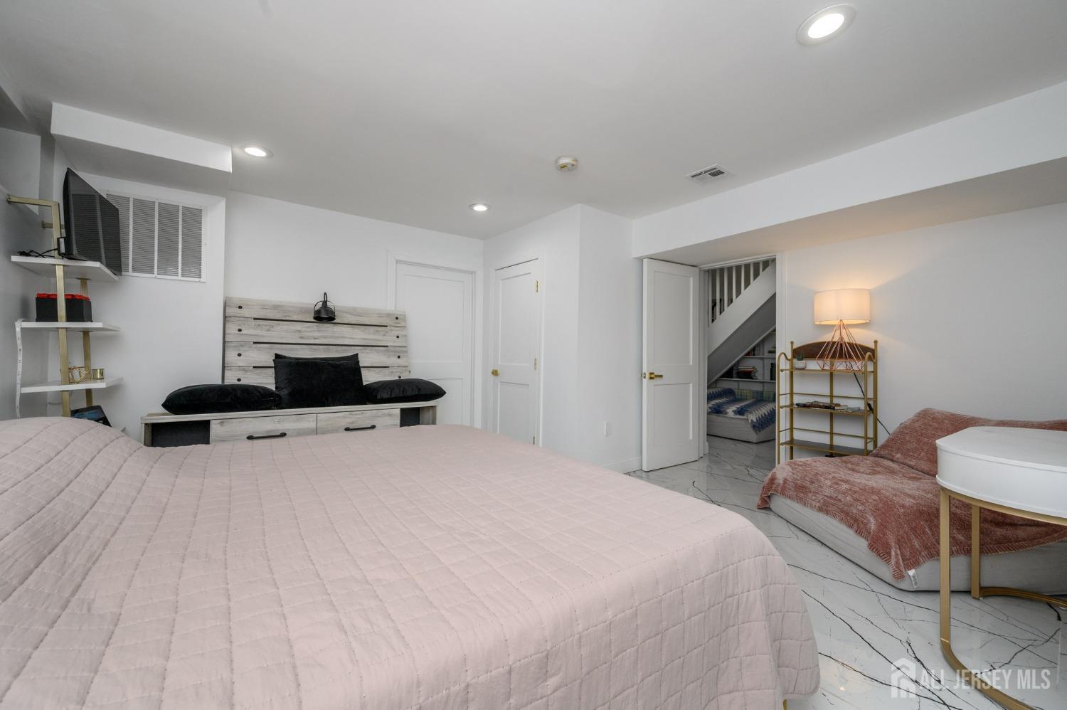 88 Sterling Avenue, Weehawken, New Jersey image 26