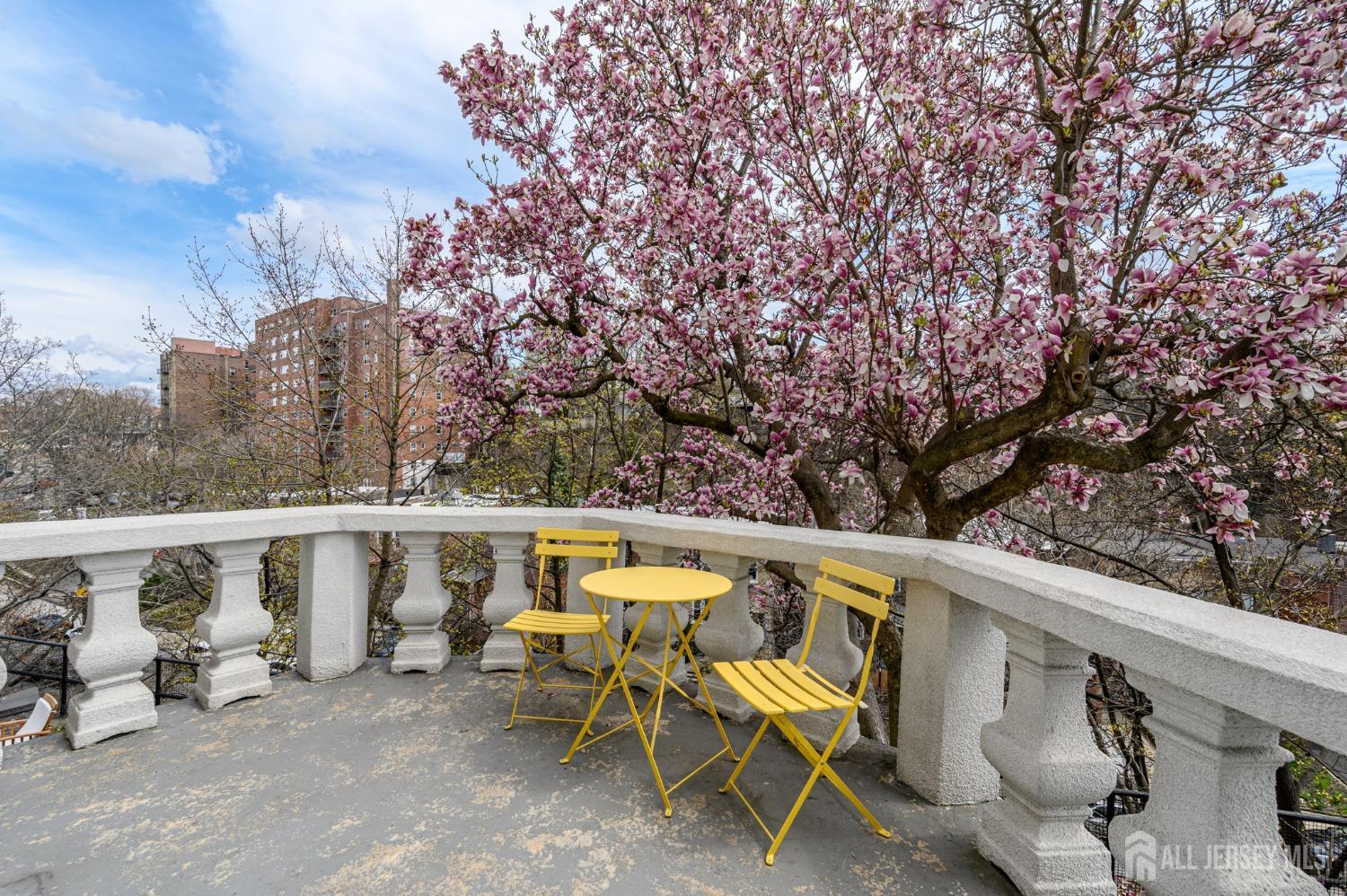 88 Sterling Avenue, Weehawken, New Jersey image 31