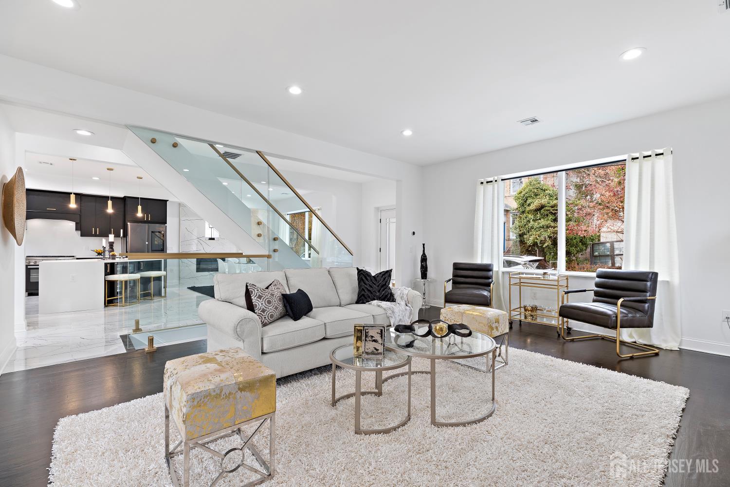88 Sterling Avenue, Weehawken, New Jersey image 6