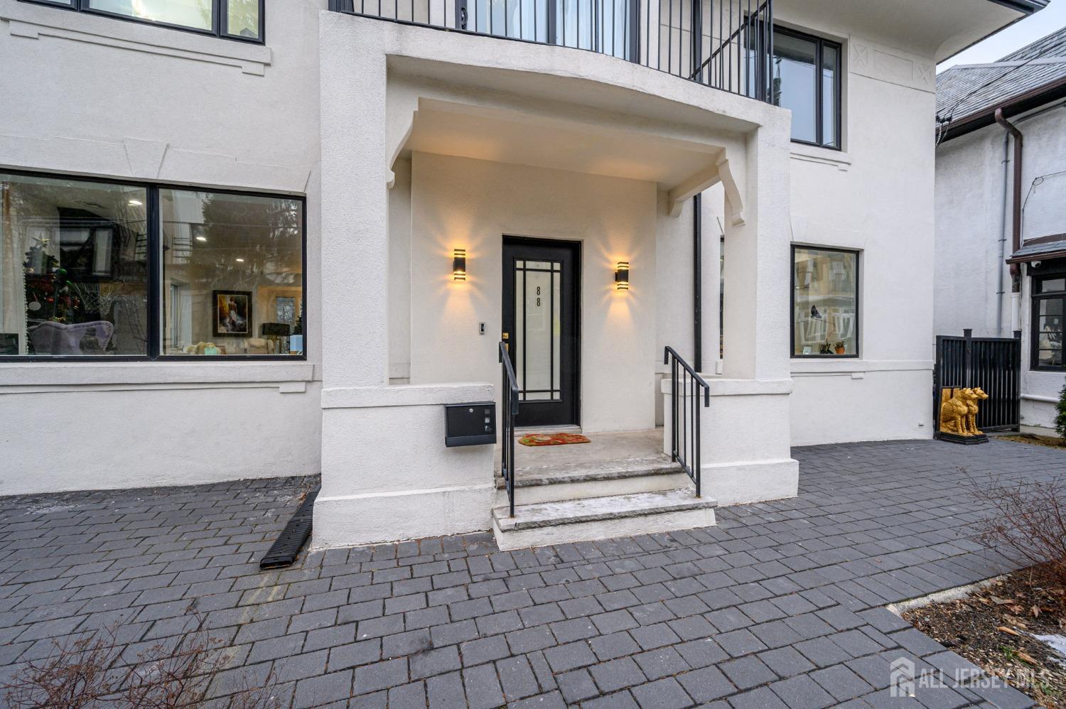 88 Sterling Avenue, Weehawken, New Jersey image 2