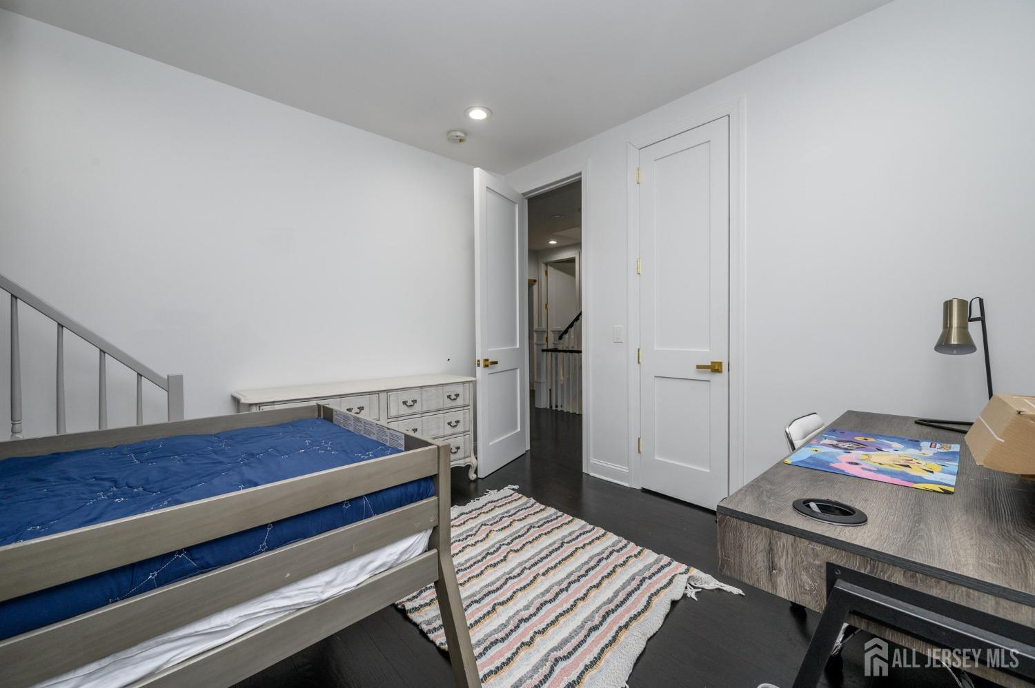 88 Sterling Avenue, Weehawken, New Jersey image 17