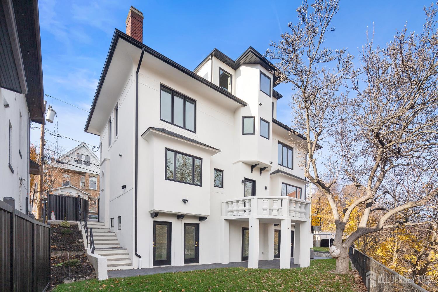 88 Sterling Avenue, Weehawken, New Jersey image 32
