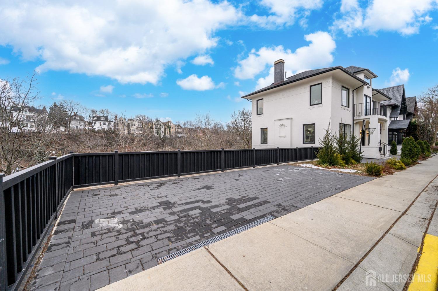 88 Sterling Avenue, Weehawken, New Jersey image 36