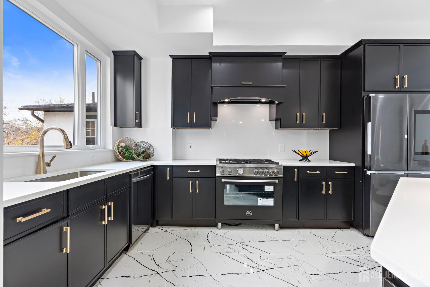 88 Sterling Avenue, Weehawken, New Jersey image 11