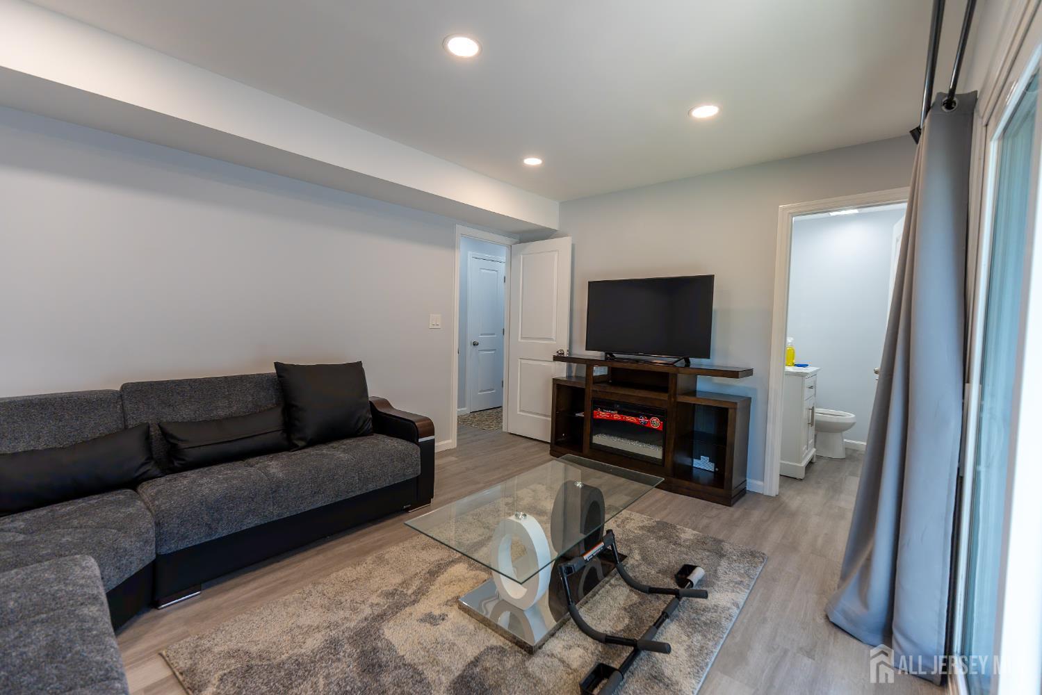 128 Jay Street, Middlesex, New Jersey image 13