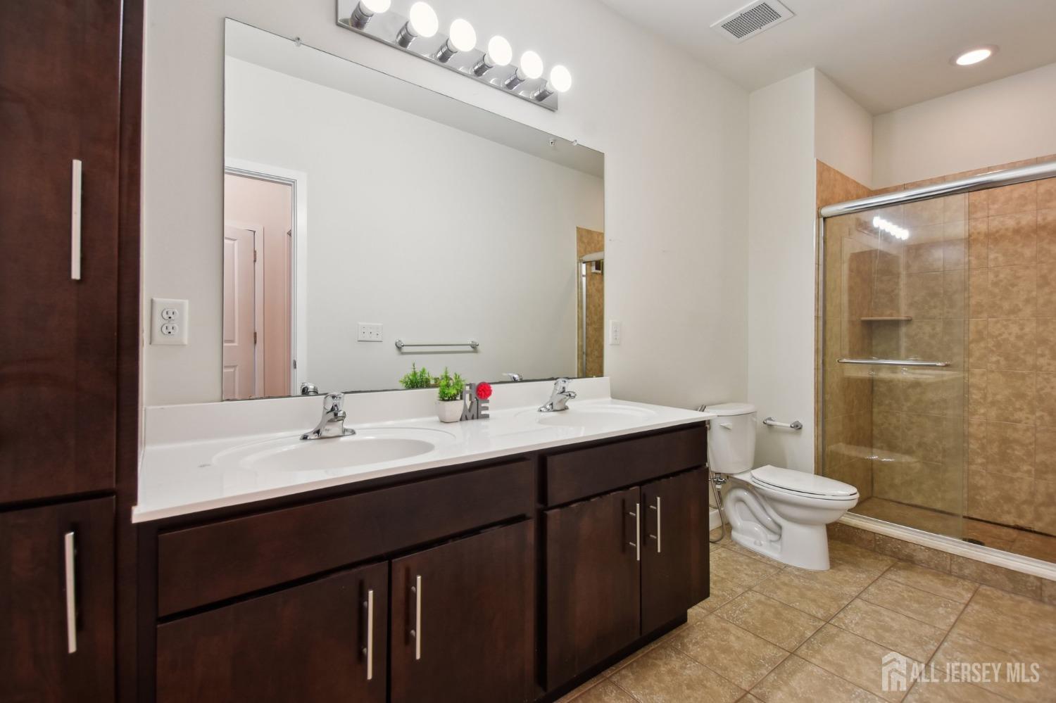 424 Tower Boulevard, Piscataway, New Jersey image 20