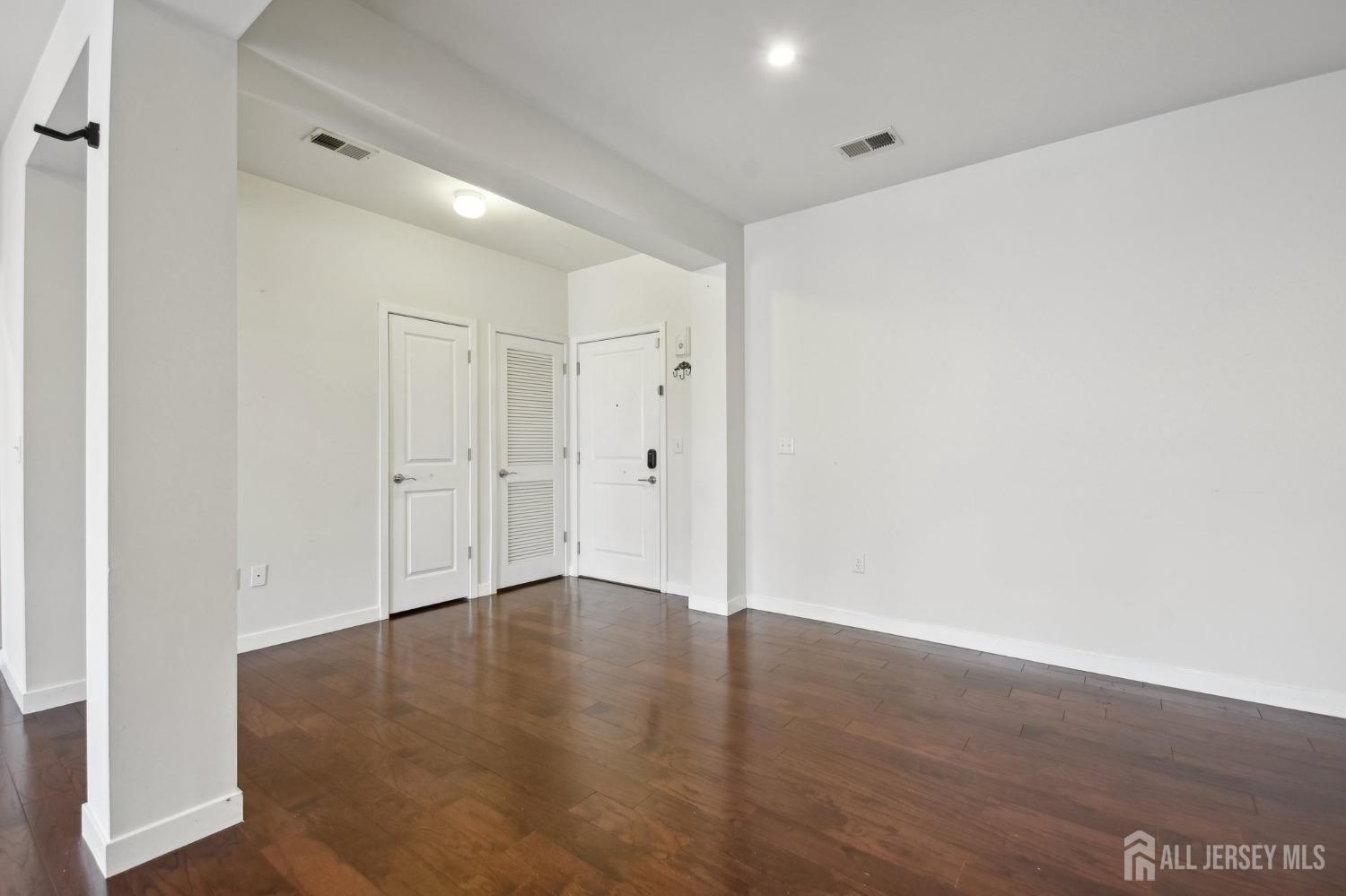 424 Tower Boulevard, Piscataway, New Jersey image 6