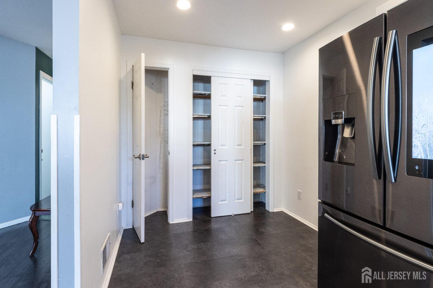 Piscataway, New Jersey 08854, United States, 2 Bedrooms Bedrooms, ,2 BathroomsBathrooms,Residential,Active,98620